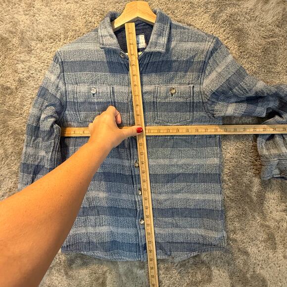 Johnnie O Blue Chambray Shacket Button Down Shirt Stripe Pattern Boys 14 - Picture 11 of 13